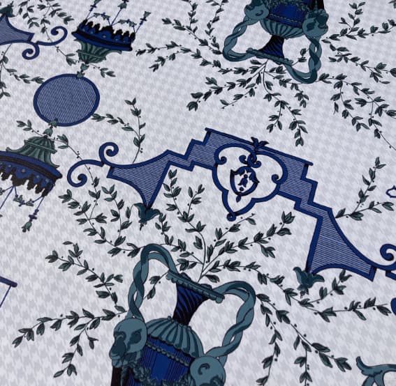 nappe toile cirée bleue motif à la bérain